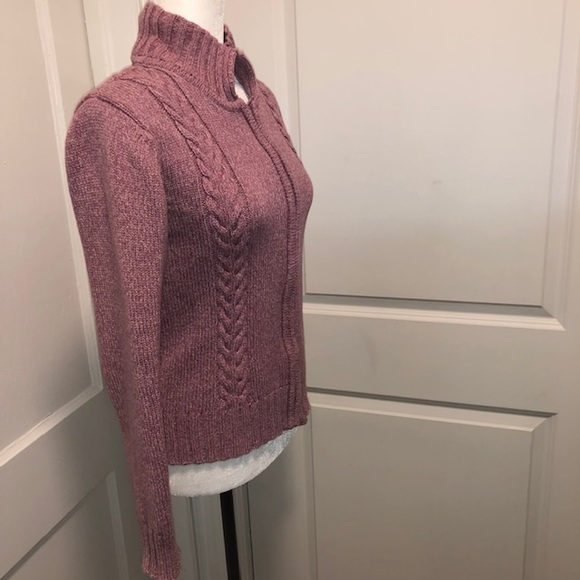 Cabella’s Gorgeous sweater for winter Size Small - Picture 2 of 4